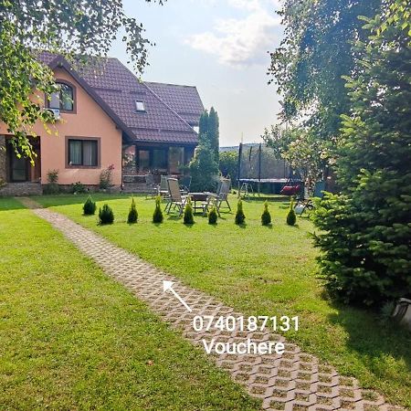 Conacul Caterinei Hotell Polovragi Exteriör bild