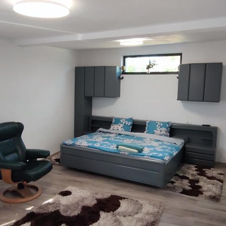 Conacul Caterinei Hotell Polovragi Exteriör bild