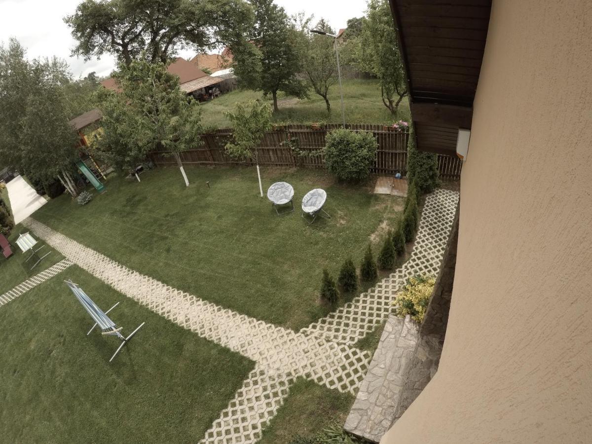 Conacul Caterinei Hotell Polovragi Exteriör bild