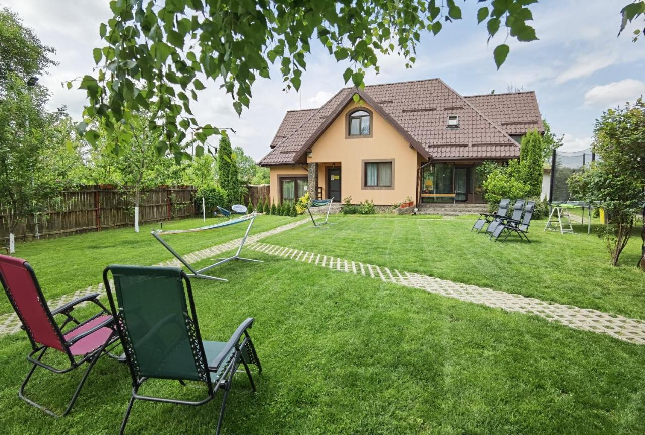 Conacul Caterinei Hotell Polovragi Exteriör bild