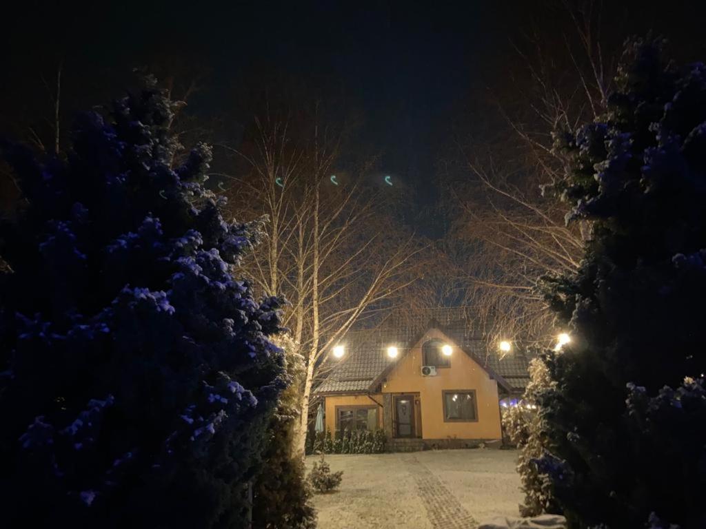 Conacul Caterinei Hotell Polovragi Exteriör bild