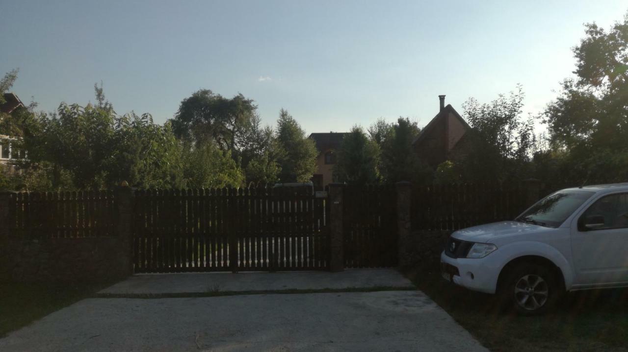Conacul Caterinei Hotell Polovragi Exteriör bild